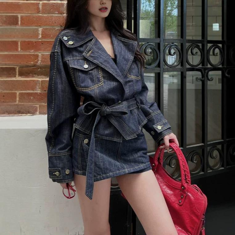 Original color denim with contrasting topstitching, oversized waist-cinching jacket, asymmetrical embroidered skirt-pants two-piece set for women Original color denim with contrasting topstitching, oversized waist-cinching jacket, asymmetrical embroidered skirt-pants two-piece set for women