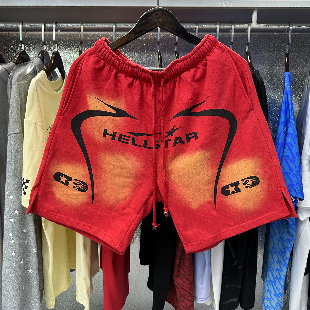 Hell Star lavando y desgastando pantalones cortos casuales 2024 verano nuevo estilo marca de moda europea y americana hip-hop pantalones de cinco puntos hombres y mujeres