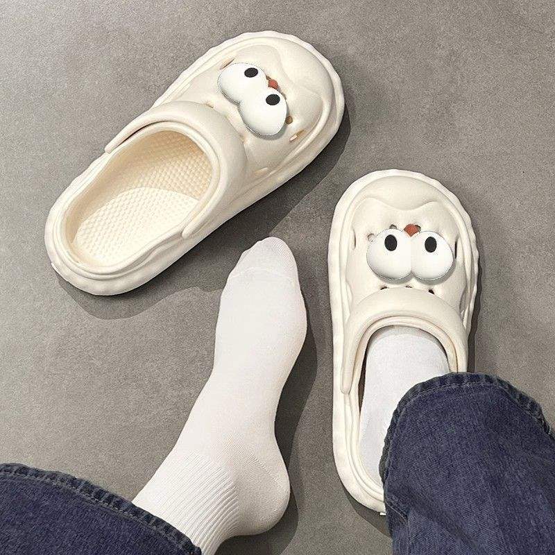 Black Perforated Shoes for Women, Summer 2025 New Style, Thick-Soled Trendy Beach Sandals with a Soft Stepping Feel, Closed-Toe Women's Sandals