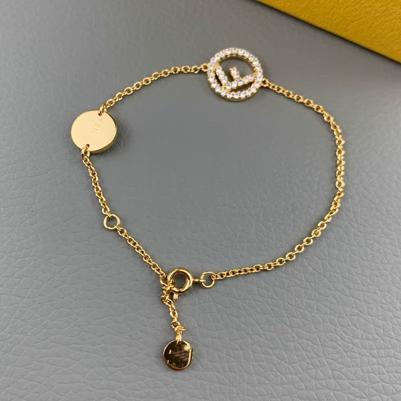 Fenjia F Full Diamond Letter Bracelet Circle Pendant Simple All-match Fashion Niche Design High-end Hand Jewelry Fenjia F Full Diamond Letter Bracelet Circle Pendant Simple All-match Fashion Niche Design High-end Hand Jewelry