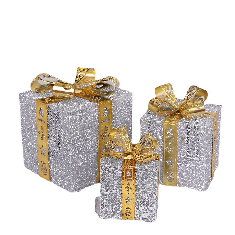 Decoración navideña caja de regalo de tres piezas pila cabeza decoración hierro caja de regalo luminosa Navidad suministros escena diseño