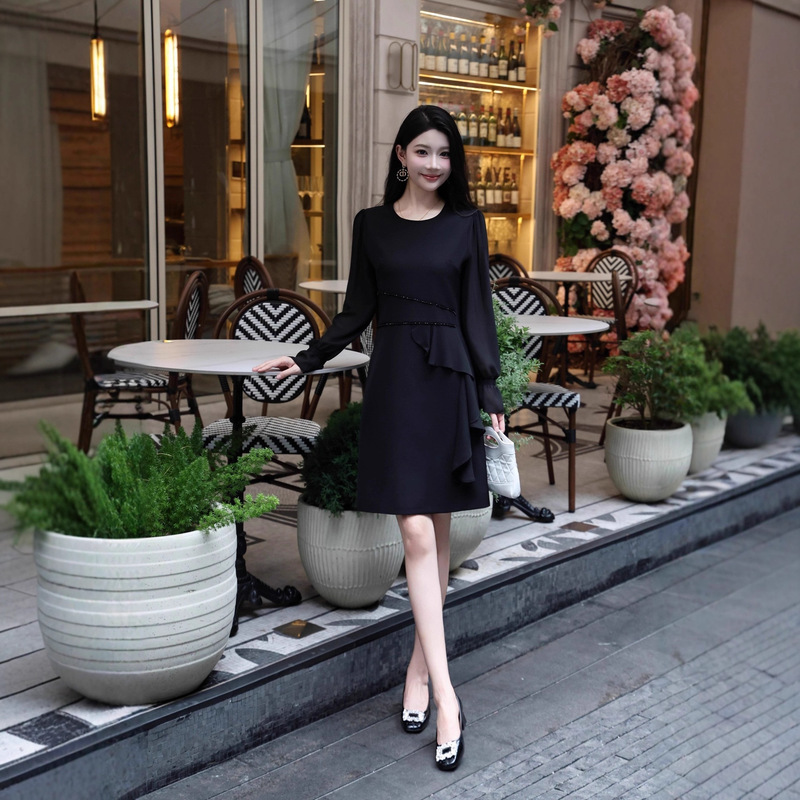 Autumn and Winter New Elegant Dress for Women with Bead Chain Splicing, Irregular Ruffles and Drape Design, Fashionable Mini Dress