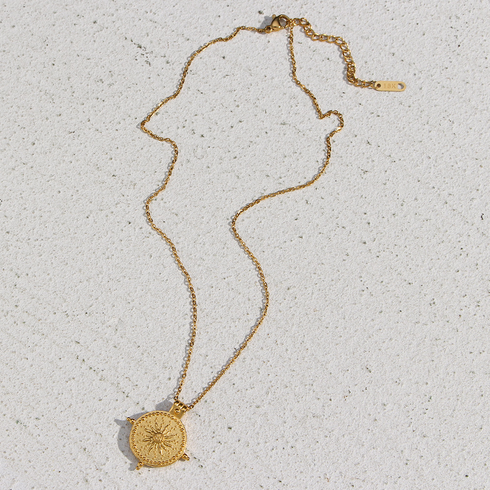 Fashion Round Sun Stainless Steel Pendant Necklace Plating Stainless Steel Necklaces