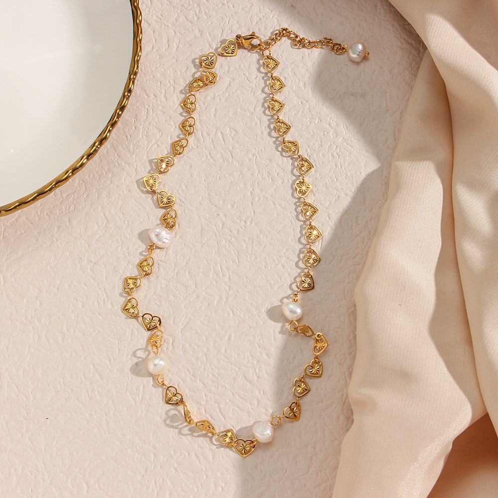 Fashion Heart-shaped Plated 18K Four Pearl Stainless Steel Necklace