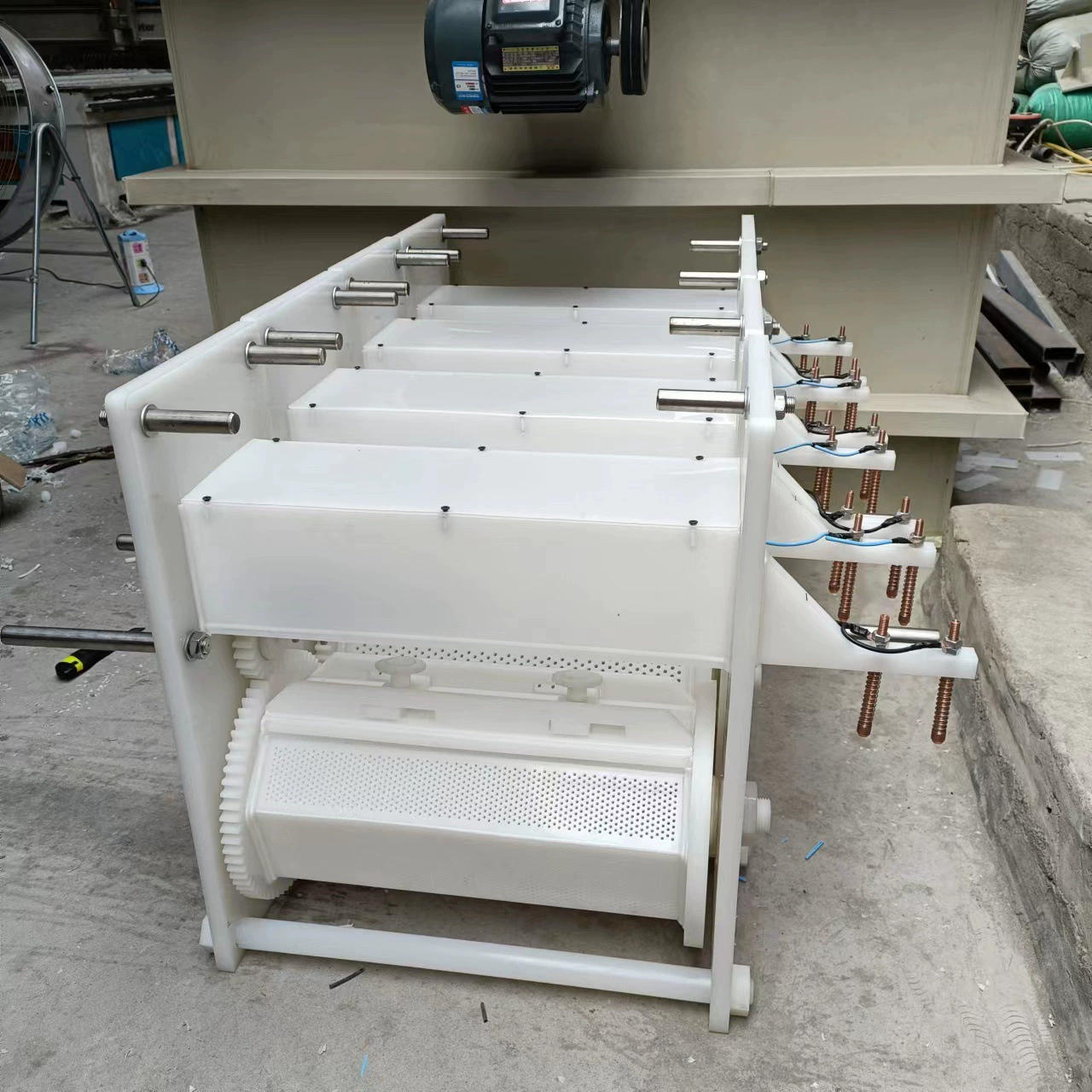 Производители изготавливают гальванические барабаны, лабораторные малые барабаны, производители продают малые барабаны из полипропилена, антикоррозийное гальваническое оборудование.