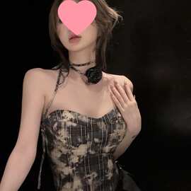 茶歇辣妹格纹立体花朵抹胸背心女夏季紧身短款外穿不规则显瘦上衣