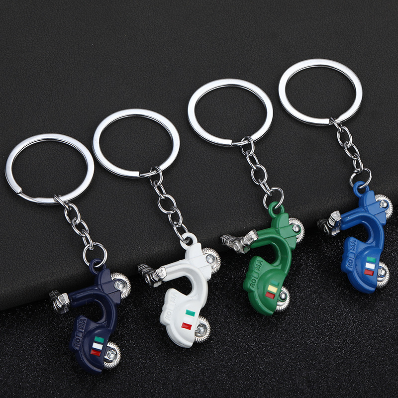 Creative 3D movable motorcycle keychain pedal small battery cute off-road mini trendy men's small pendant