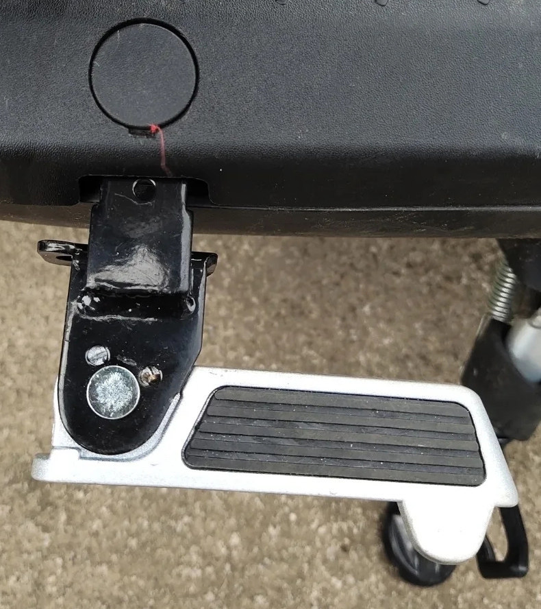 Suitable for Yadea Electric Scooter De2 Deep Front Footrest, Widened Footrest, Square Footrest Modification, Universal Type