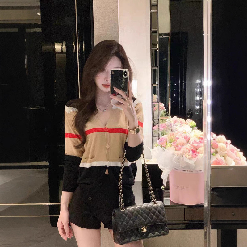 JustQin巴宝栗 2025新款秋装条纹针织衫修身小衫毛衣女外套|undefined