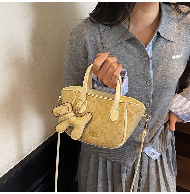A high-end retro printed bucket bag for summer 2025, a trendy and versatile crossbody bag for women undefined