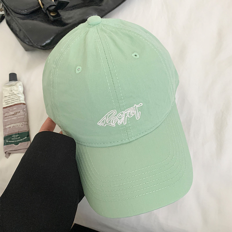 Nuevo sombrero de béisbol bordado de letras para mujeres primavera y verano estilo coreano versátil amplio borde sombra de sol cara pequeña gorra de boca de pato superior suave hombre