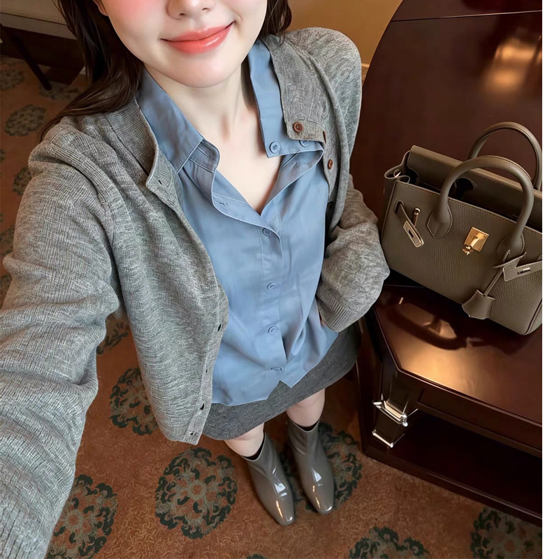Grey long-sleeved knit sweater, early autumn women's style, 2026 new collarless Korean style, suitable for layering and wearing as a cardigan.