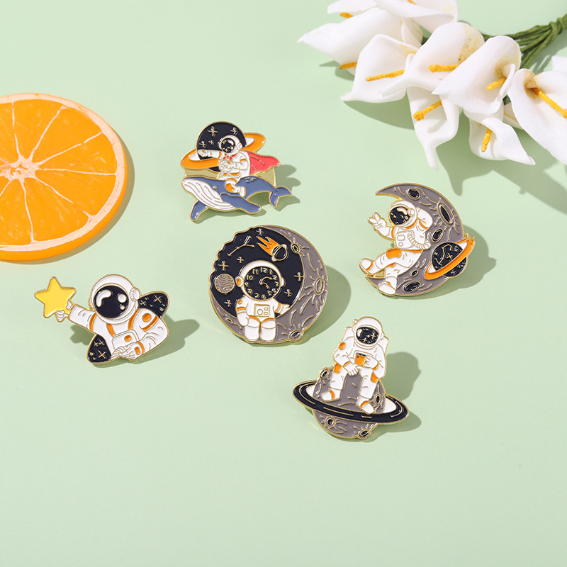 Alloy Material Fashion Pin Cartoon Character Alloy Stoving Varnish Unisex Brooches