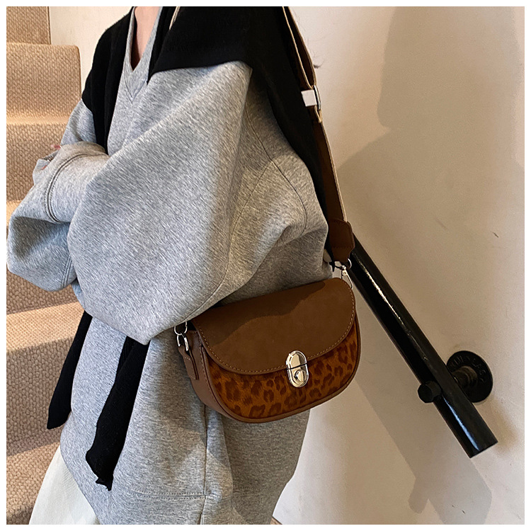 Niche Premium Feeling Crossbody Leopard Satteltasche Damen Neue Retro Mode Schultertasche_voghion.com