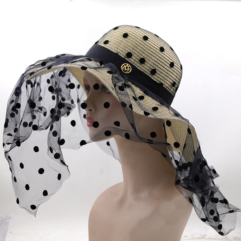 Fashion Retro Polka Dot Lace Big Brim Straw Women's Seaside Hat display picture 4