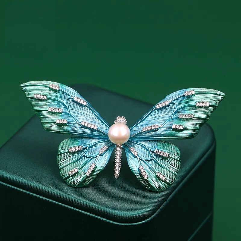 レトロなグラデーションエナメル蝶ブローチ、フェミニンなパール昆虫コサージュデザイン、ニッチピンアクセサリー|undefined