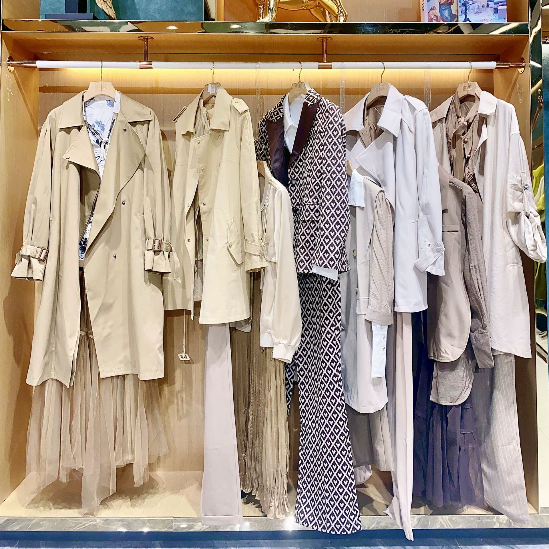 YimuLan23 autumn counter genuine manufacturer clears the stock of goods, women's clothing brand discounts to withdraw the cabinets and get the goods live broadcast