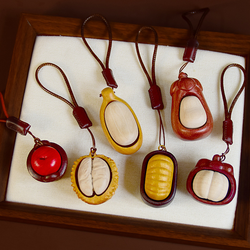Stress-relief toy, squeeze toy, apple-shaped press gadget, wooden craft, portable keychain pendant, hand-held item
