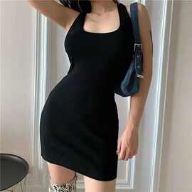 设计感挂脖交叉露背连衣裙女黑色气质性感显瘦ins小众吊带裙夏潮