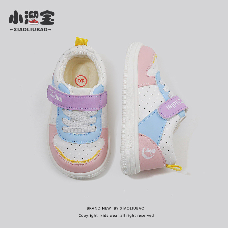 Bebé niño zapatos niños zapatillas de deporte de fondo suave niñas todo partido color sólido velcro zapatos blancos entrega de una sola pieza