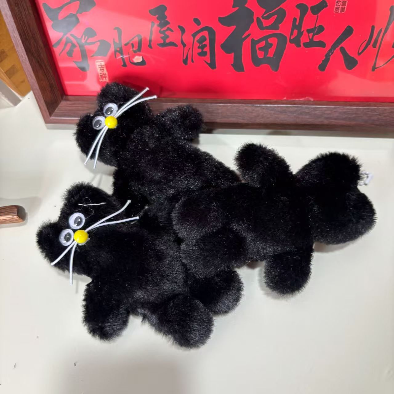 Pequeño libro rojo nuevo barba gato negro muñeca bolsas de material hechas a mano colgantes llaveros bolsas escolares creativas de chicas regalos