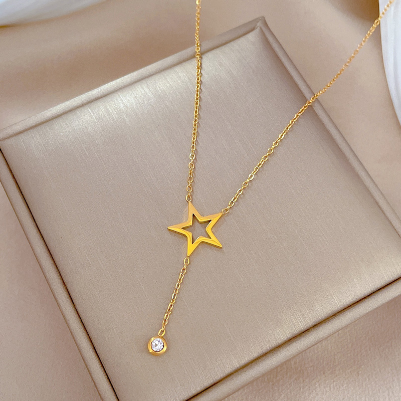 Collier chaîne minimaliste avec pendentif étoile à pompon_voghion.com