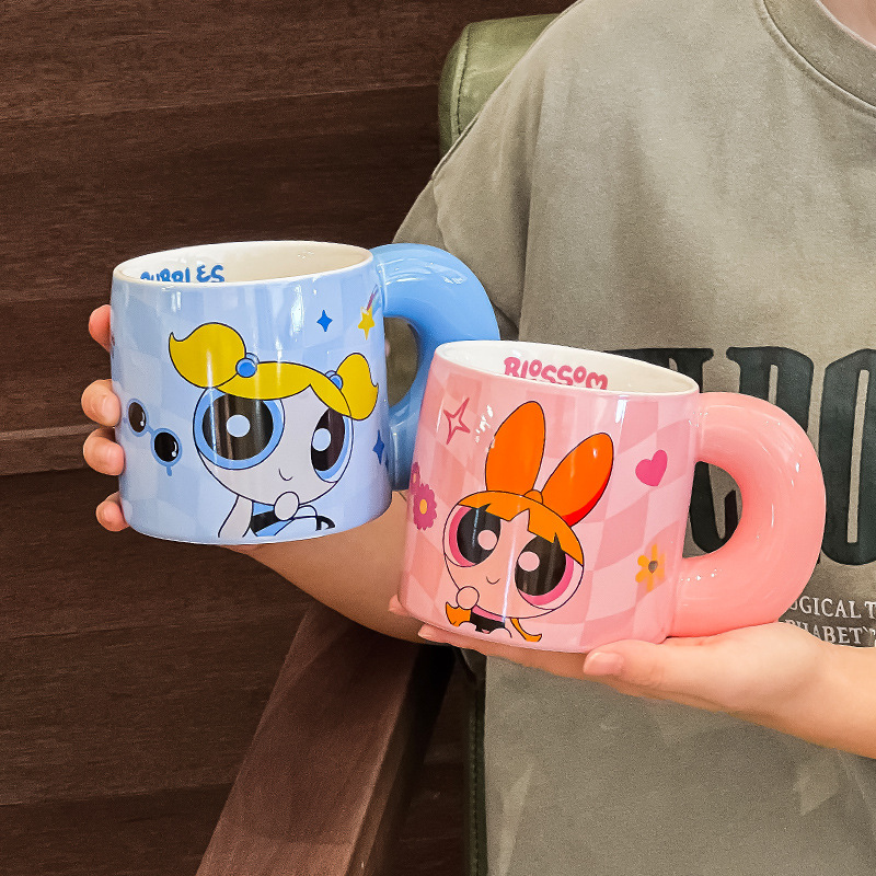 Taza de policía femenina voladora copas de copas de agua caseras tazas de regalo de cumpleaños para niños 2024 nuevas tazas de cerámica