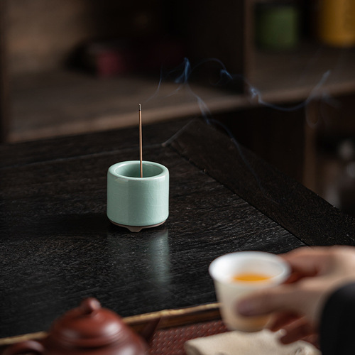 Ru kiln retro three-legged incense burner small incense stick household incense stand office tea room incense burner ornaments