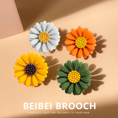 Daisy brooch, anti-exposure collar pin, suit cheongsam pin, ins fashion personalized flower badge decoration