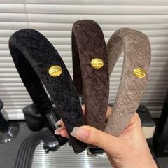 E3744輸入のレトロなベルベットのカチューシャ高級感のあるアルファベットのカチューシャは繊細で快適です。