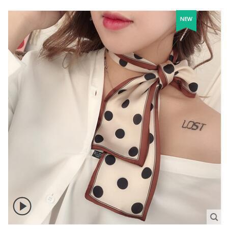 카키색 빅 도트무늬