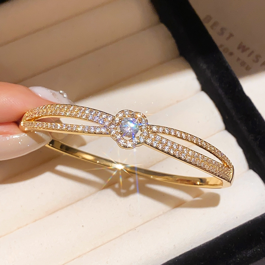 El temperamento francés arco de zircon pulsera de doble capa dulce ins pulsera de viento lujoso ligero de alto nivel sensación de joyas versátiles para mujeres
