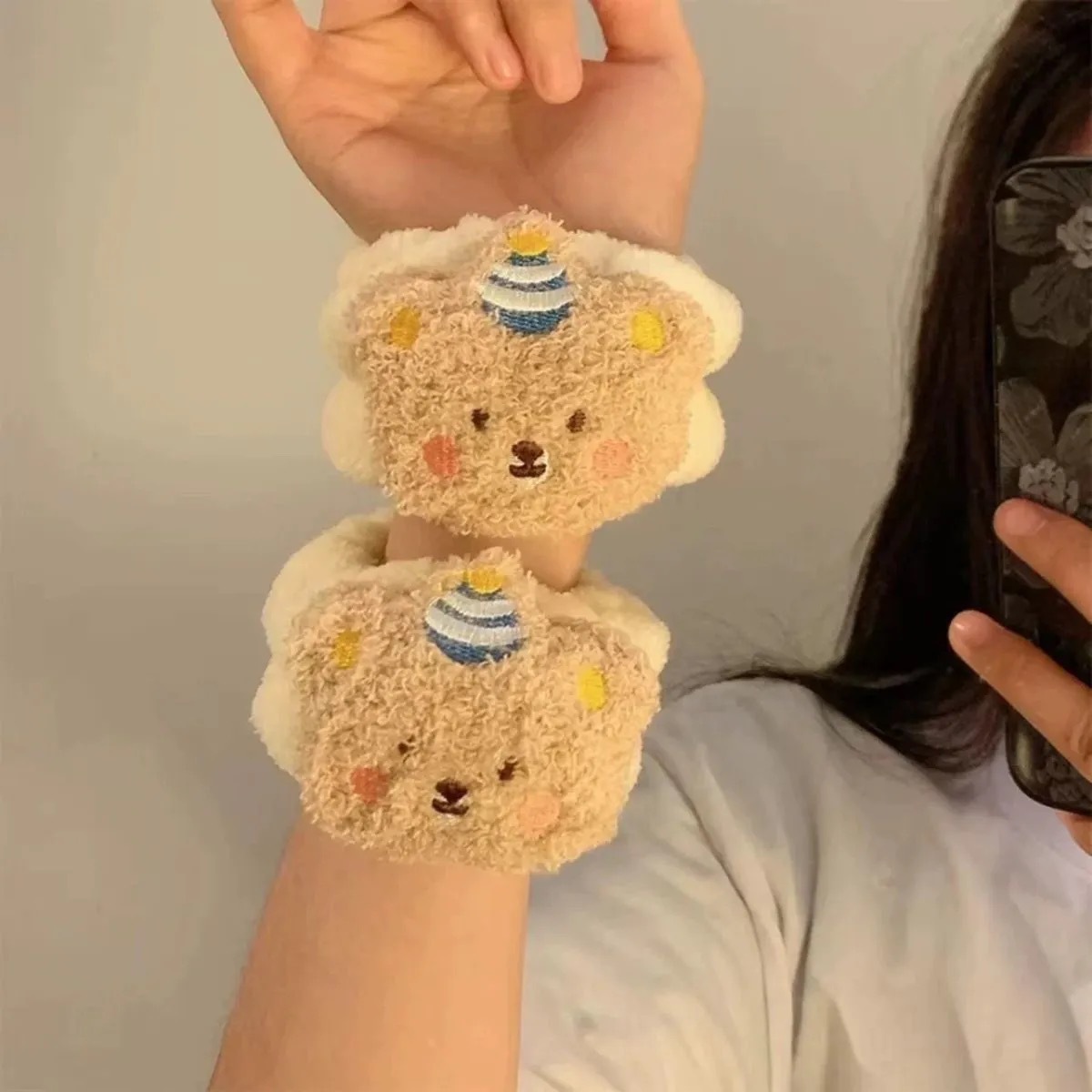 2 khaki cake bears