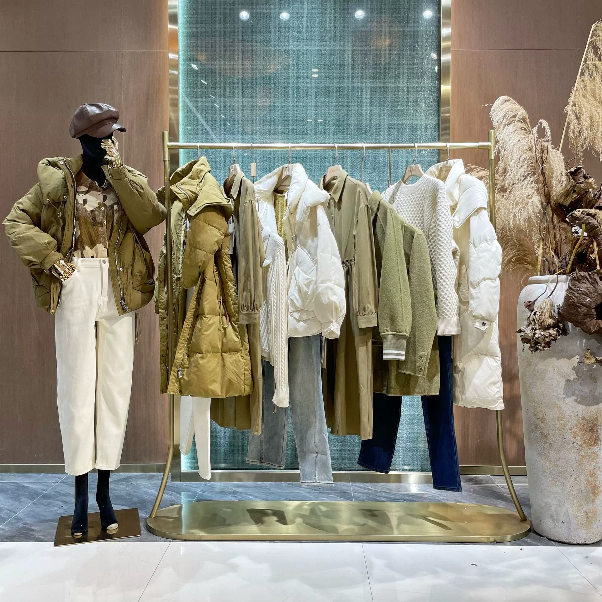 Зимний большой гусиный пуховик бренд скидка для женской одежды