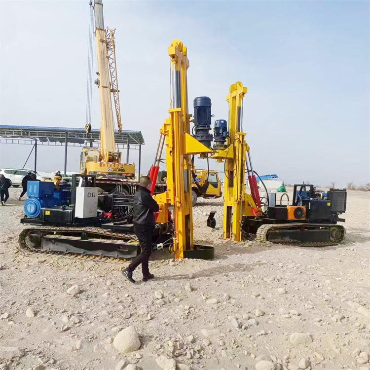 戈壁滩用光伏打桩机 履带式加压塔架沙地钻孔机 鹅卵石钻孔引孔机