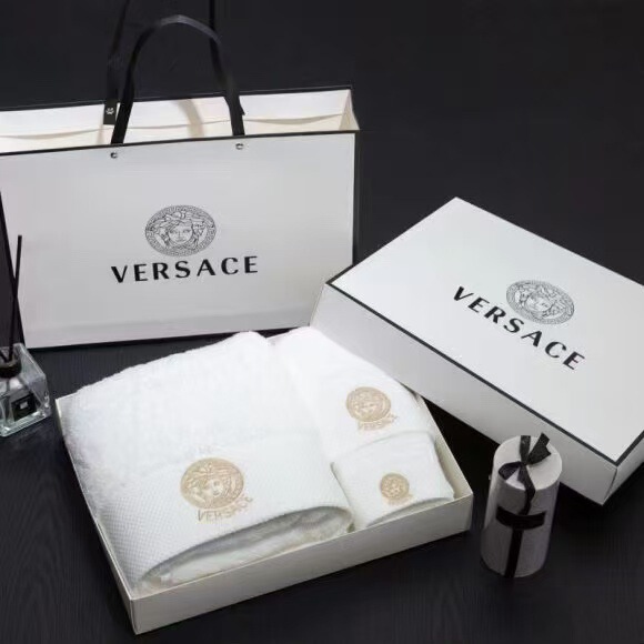 New Cross-Border Foreign Trade Simple Style Bath Towel Set for Hotels, Three-Piece Gift Set, Cotton, Fashionable New Cross-Border Foreign Trade Simple Style Bath Towel Set for Hotels, Three-Piece Gift Set, Cotton, Fashionable