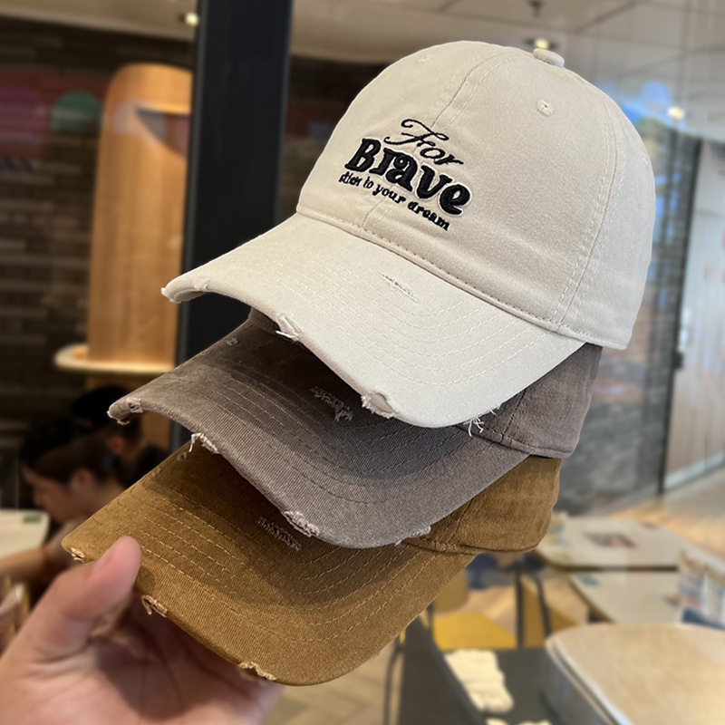 Coreano retro hacer viejos agujeros estereoscópicos bordados letras sombrero de béisbol mujer primavera y otoño calles generales sombrero de lengua de pato moda