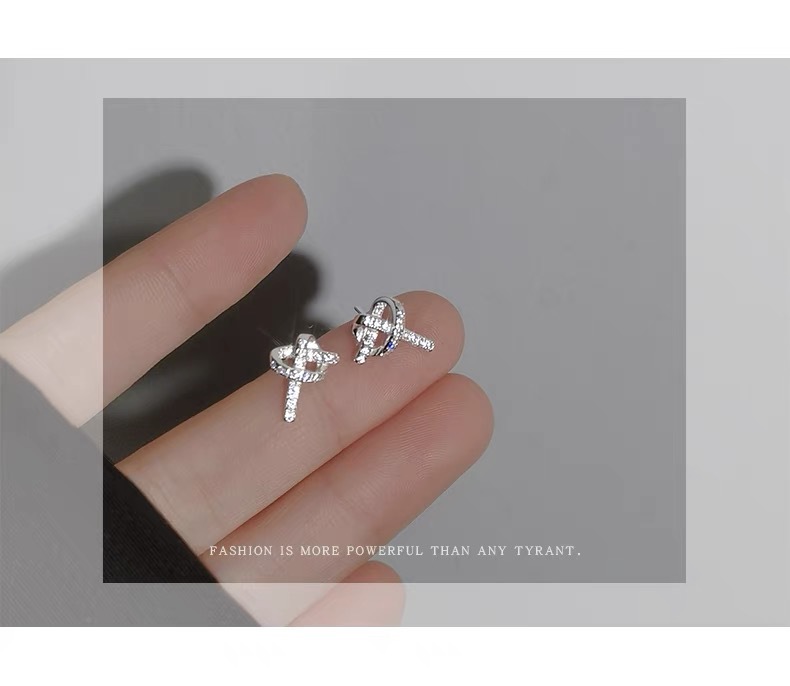 6g Weight Zircon Inlay Material Ear Studs Classification 1 Pair Quantity Daily, Street Occasion 925 Sterling Silver Material Heart Shape, Knot Pattern Women's Gender Plating, Inlay Design Simple Style, Shiny Style 1 Pair 925 Sterling Silver Zircon Heart Shape Knot Ear Studs 3