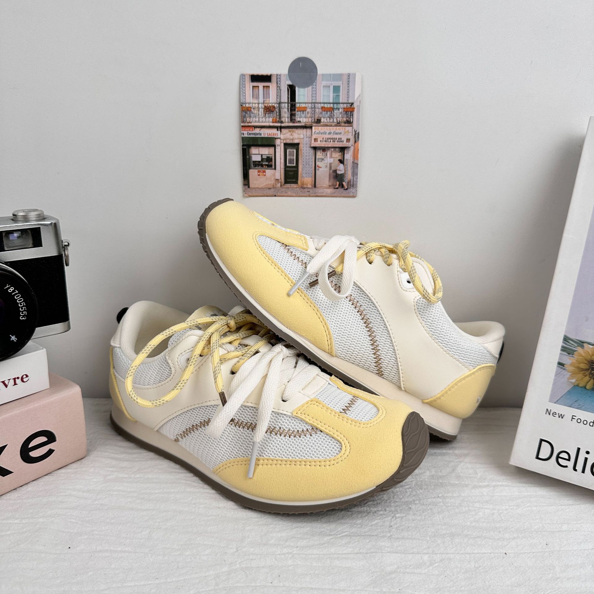 Zapatos casuales de verano, zapatos deportivos de suela delgada, zapatos de mujer, 2025 nuevos zapatos blancos, zapatos de malla transpirables