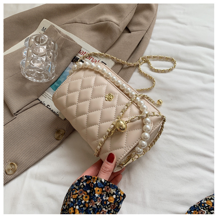 Fashion Pearl Chain Rhombus Embroidery Thread Messenger Small Square Bag Wholesale display picture 112