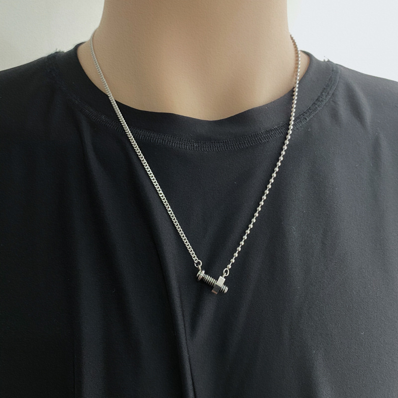 长项链小众螺丝男个性卫衣钛钢轻奢长款项链吊坠特色跨境爆款饰品