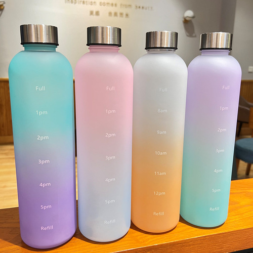 Colorful gradient plastic sports water cup 1000ML large capacity frosted handy cup outdoor space cup high temperature resistance