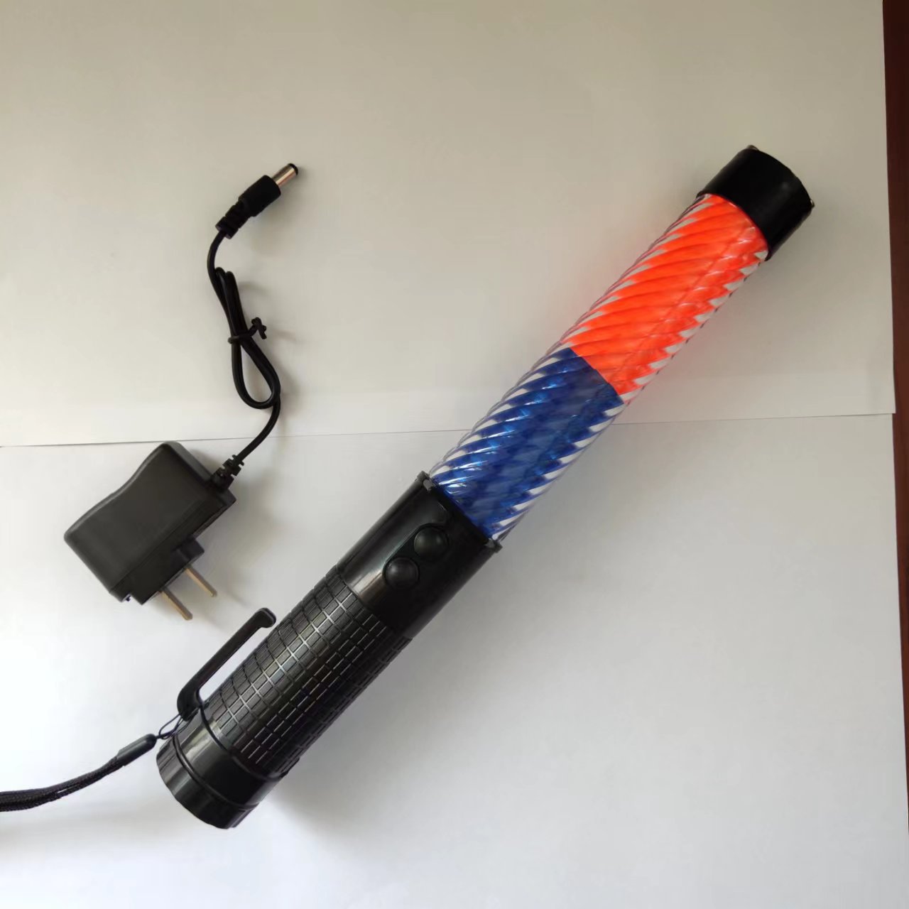 红蓝双色充电交通指挥棒