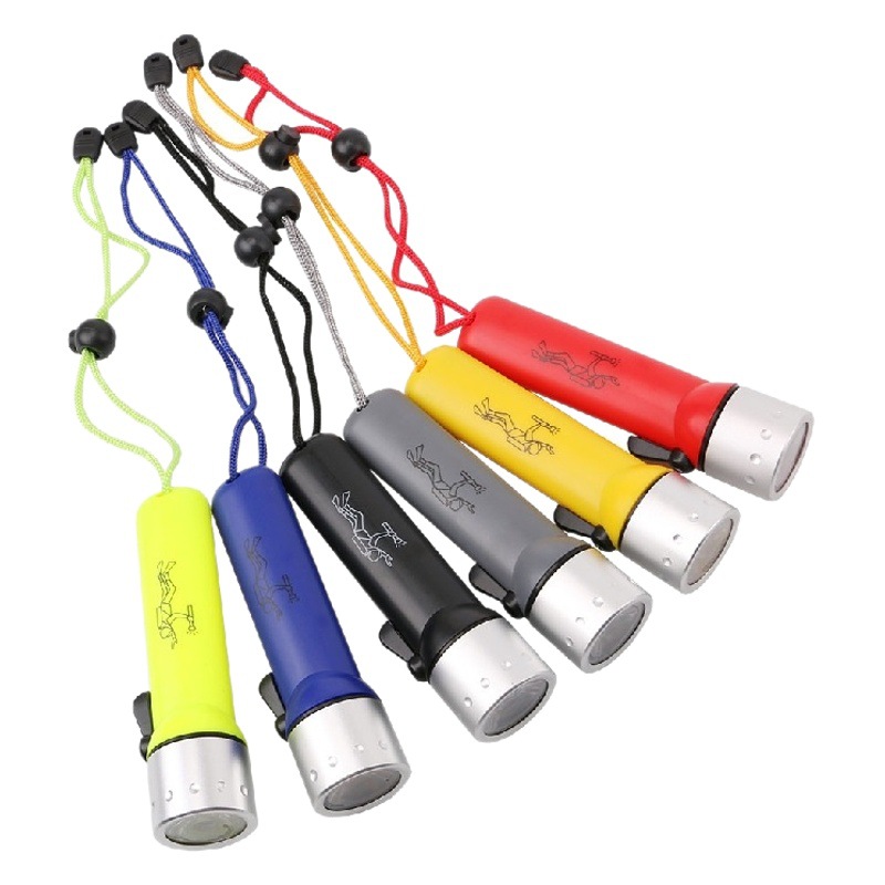 Linterna de buceo resistente al agua con batería seca, luz potente para pesca y lluvia intensa