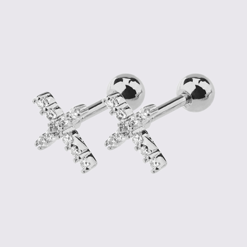 Pendientes de circonita de sol pequeño de venta caliente en Europa y América Pendientes de cobre de amor Personalidad simple Pendientes de circonita de moda geométrica en forma de corazón