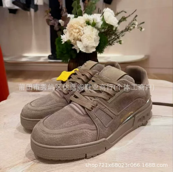 Cross-border exclusive supply of Putian L-brand LV trainer sneakers for men and women, non-slip, wear-resistant, fashionable casual shoes and skate shoes