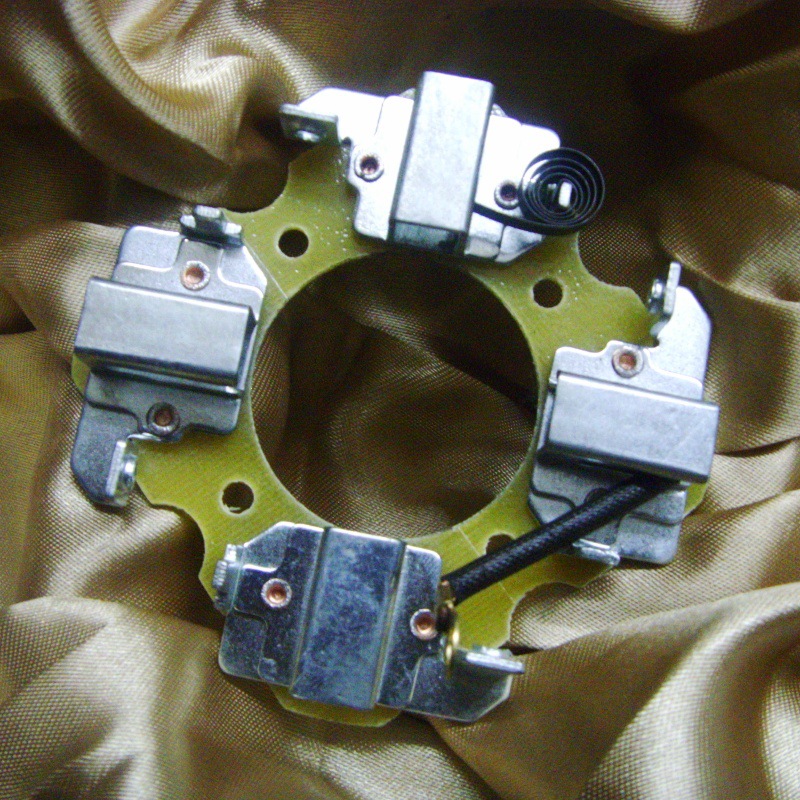 供应电动车电瓶车锂电池小飞鸽8*10*18碳刷碳刷架电刷