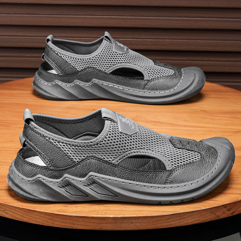 Sandalias para hombres 2024 verano nuevo respirado ocio de suela gruesa zapatos de moda zapatos deportivos antideslizantes de cabeza agujero