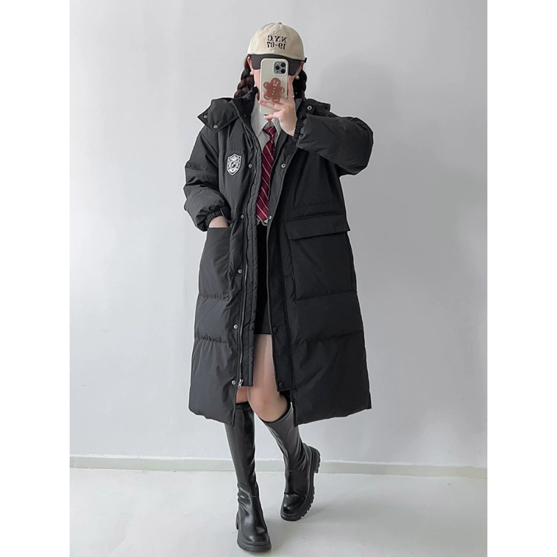 Черный длинный пуховик женский 2024 новый средний длинный колен белый утка пух теплая школа ветра зимняя куртка