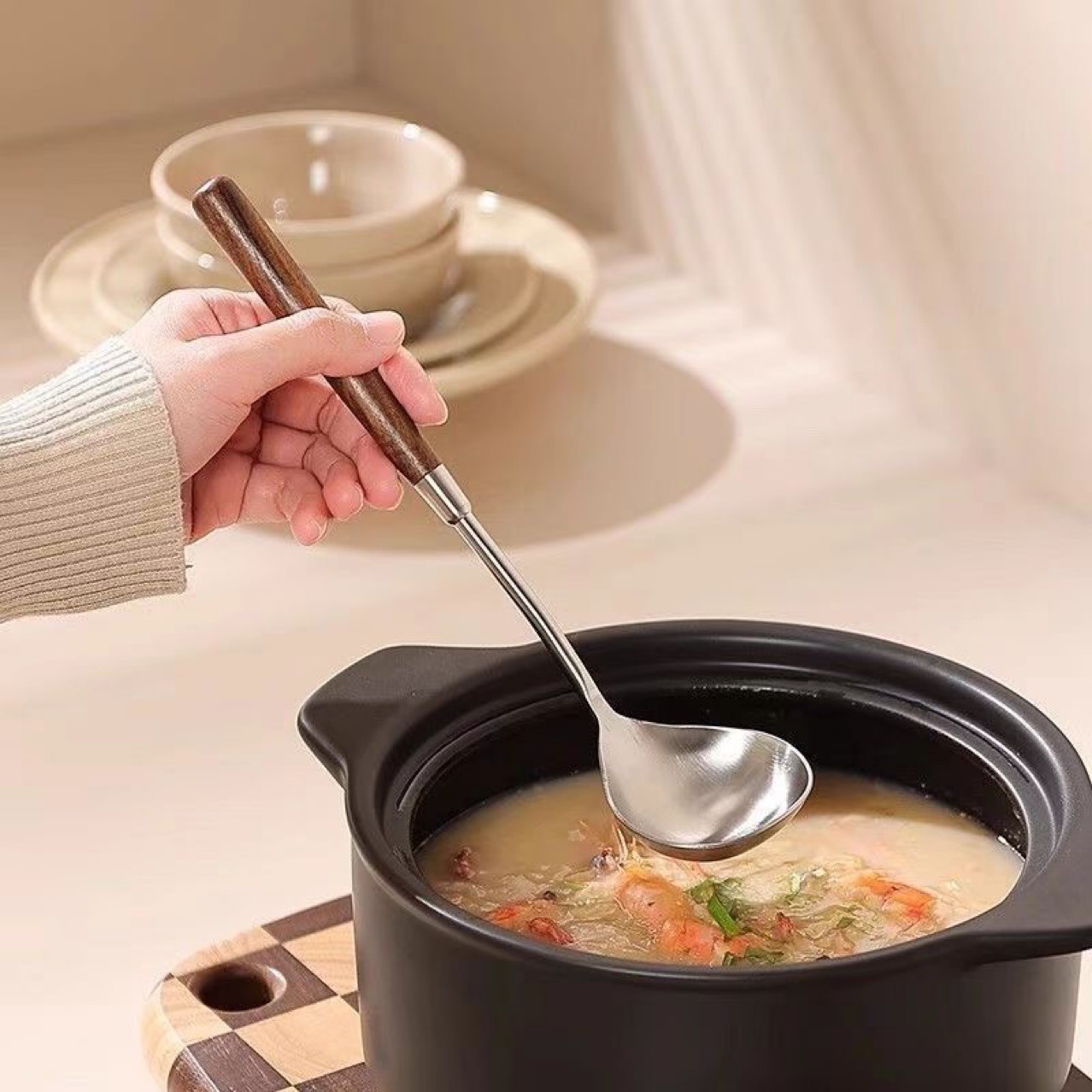 경량 럭셔리 레트로 가정용 스테인리스 스푼 호두나무 손잡이 전골 스푼 식사용 스푼 죽 스푼 대형 국자